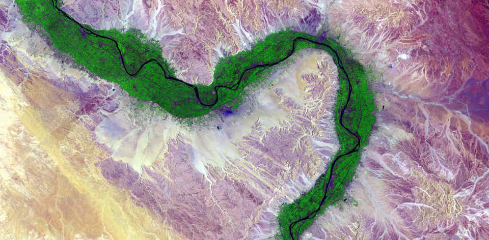 immagine satellitare - Foto di USGS su Unsplash 